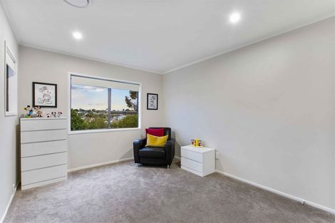 Photo of property in 1/40 Becroft Drive, Forrest Hill, Auckland, 0620