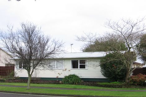 Photo of property in 2 Capri Place, Awapuni, Palmerston North, 4412