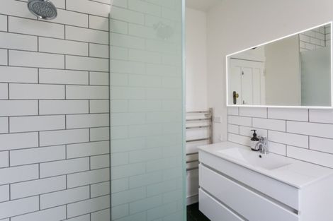 Photo of property in 19 May Avenue, Hospital Hill, Napier, 4110