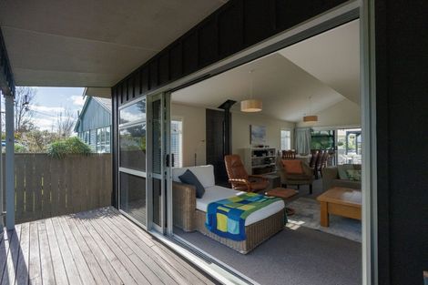 Photo of property in 6 Kent Avenue, Waitarere Beach, Levin, 5510