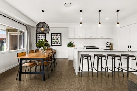 Photo of property in 19 Grooby Place, Havelock North, 4130