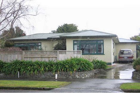 Photo of property in 31 Winston Avenue, Hokowhitu, Palmerston North, 4410