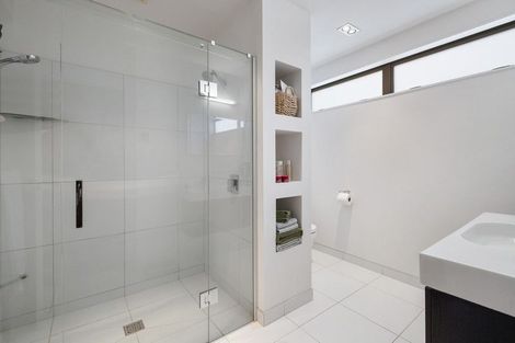 Photo of property in 42 Ruapehu Drive, Fitzherbert, Palmerston North, 4410