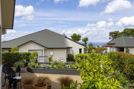 Photo of property in 18 Lakeridge Close, Rangatira Park, Taupo, 3330