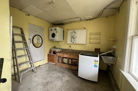 Photo of property in 23 Hawker Street, Mount Victoria, Wellington, 6011