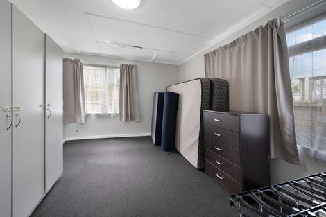 Photo of property in 19 Lynwood Road, New Lynn, Auckland, 0600