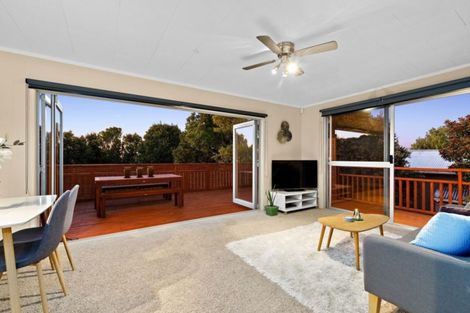 Photo of property in 12 Beauchamp Drive, Massey, Auckland, 0614