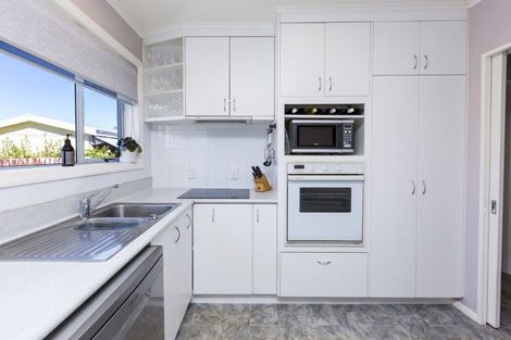 Photo of property in 18 Mccurdy Street, Elderslea, Upper Hutt, 5018