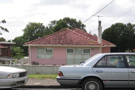 Photo of property in 25 Netherlands Avenue, Kelston, Auckland, 0602