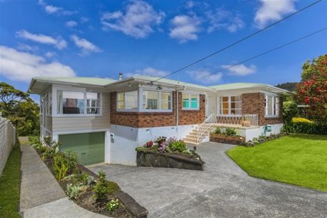 Photo of property in 1066 Scenic Drive North, Swanson, Auckland, 0816