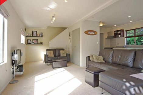 Photo of property in 2/131 Queens Drive, Lyall Bay, Wellington, 6022