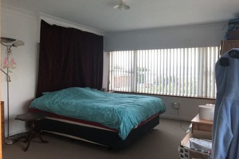 Photo of property in 67 Forrest Hill Road, Milford, Auckland, 0620