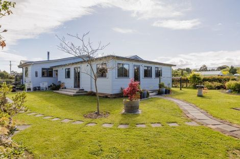 Photo of property in 100 Cole Street, Dannevirke, 4930