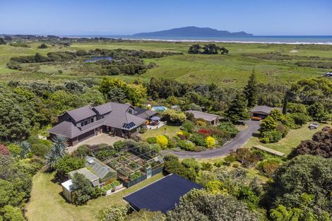 Photo of property in 229 Te Hapua Road, Te Horo, Otaki, 5581