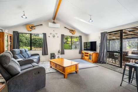 Photo of property in 54 Powells Road, Cable Bay, 0420