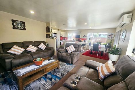 Photo of property in 3/331 Massey Road, Mangere East, Auckland, 2024