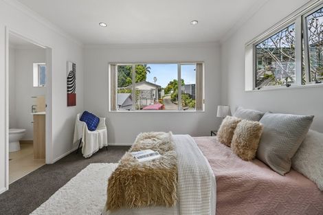 Photo of property in 58 Blanes Road, Weymouth, Auckland, 2103