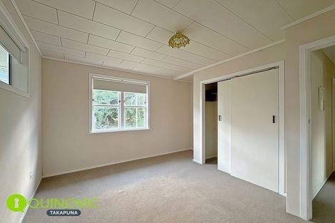 Photo of property in 1 La Trobe Street, Pakuranga Heights, Auckland, 2010