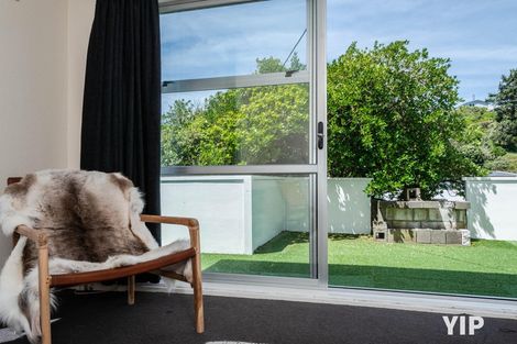 Photo of property in 10 Black Rock Road, Newlands, Wellington, 6037