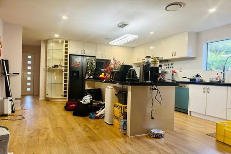 Photo of property in 56a Hutchinson Avenue, New Lynn, Auckland, 0600