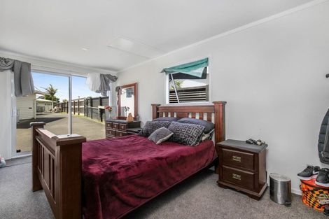 Photo of property in 42 Mckean Avenue, Manurewa, Auckland, 2102