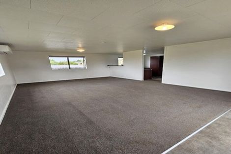 Photo of property in 71 Queenwood Road, Levin, 5510