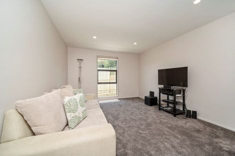 Photo of property in 3 Mackillop Way, Brooklands, New Plymouth, 4310