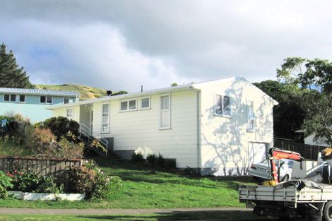 Photo of property in 10 Carnavon Place, Cannons Creek, Porirua, 5024