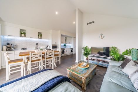 Photo of property in 87 Rutherford Drive, Waikanae Beach, Waikanae, 5036