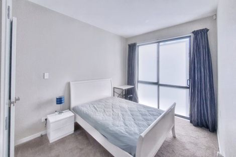 Photo of property in 19a Northcross Drive, Oteha, Auckland, 0632