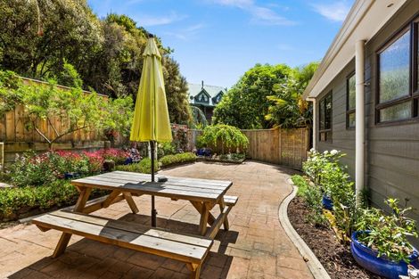 Photo of property in 82 Tauroa Road, Havelock North, 4130