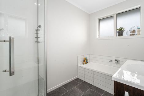 Photo of property in 190 Navigation Drive, Whitby, Porirua, 5024