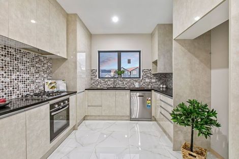 Photo of property in 18 Warbler Crescent, Papakura, 2110