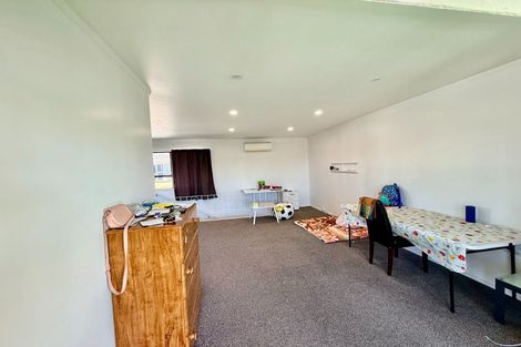 Photo of property in 2/1 Parker Avenue, New Lynn, Auckland, 0600