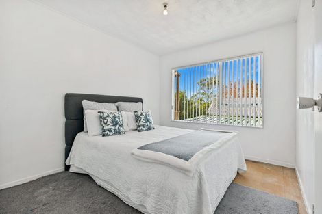 Photo of property in 26 Beauchamp Drive, Massey, Auckland, 0614