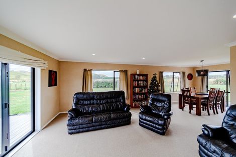 Photo of property in 28 Pourerere Road, Waipawa, 4271