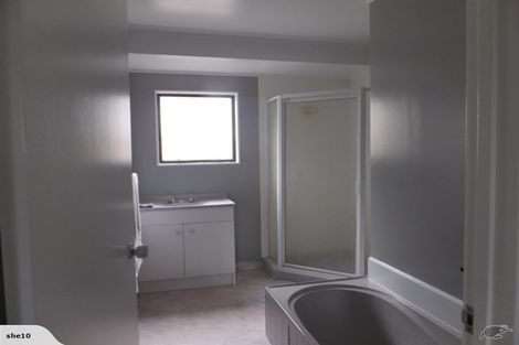 Photo of property in 570 Weymouth Road, Weymouth, Auckland, 2103