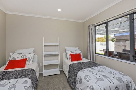 Photo of property in 12 Knightsbridge Place, Taradale, Napier, 4112