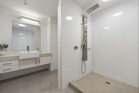 Photo of property in Vivaldi Apartments, 10/48 Marine Parade, Mount Maunganui, 3116