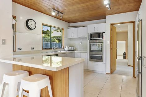 Photo of property in 22 Cochran Road, Oratia, Auckland, 0604