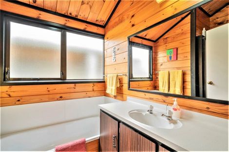 Photo of property in 37 Jubilee Drive, Pauanui, Hikuai, 3579