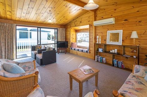 Photo of property in 11 Kauri Place, Tairua, 3508