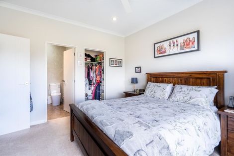 Photo of property in 8 Kohia Way, Huapai, Kumeu, 0810