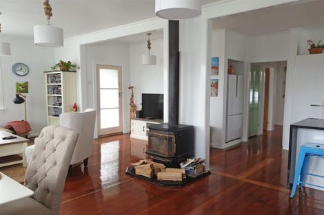 Photo of property in 14 Carthew Street, Okato, 4335