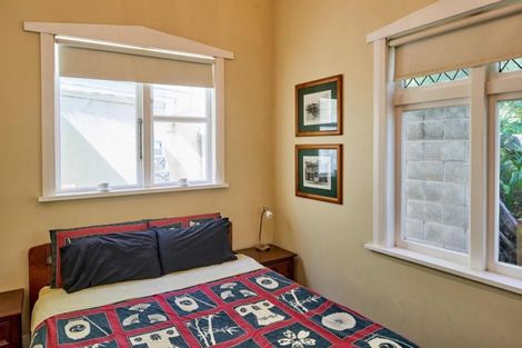 Photo of property in 296 Oriental Parade, Oriental Bay, Wellington, 6011