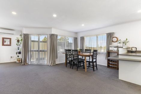 Photo of property in 16a Kokiri Street, Te Atatu South, Auckland, 0610