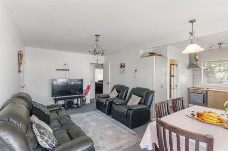 Photo of property in 2/4 Roys Road, Weymouth, Auckland, 2103