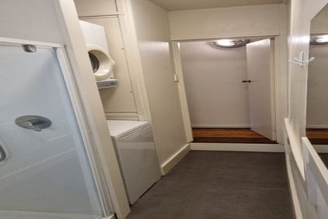 Photo of property in 25 Harbour View Road, Northland, Wellington, 6012