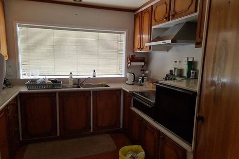 Photo of property in 2/1 Deuxberry Avenue, Northcote, Auckland, 0627