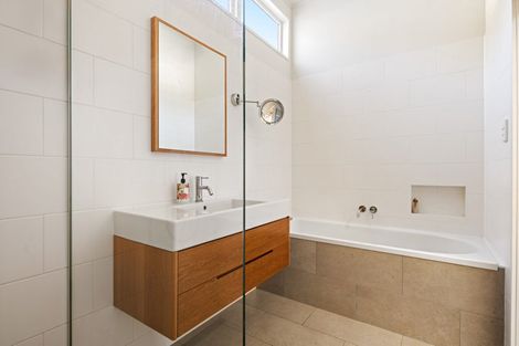 Photo of property in 47 Seddon Crescent, Whataupoko, Gisborne, 4010